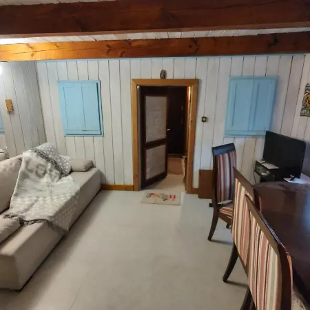 Holiday home Nad Jeziorem W Otulinie Lasu *