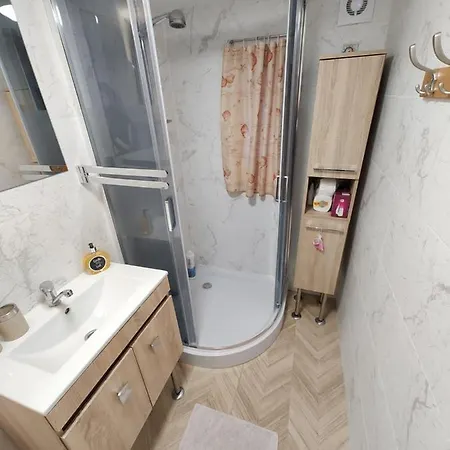Holiday home Nad Jeziorem W Otulinie Lasu