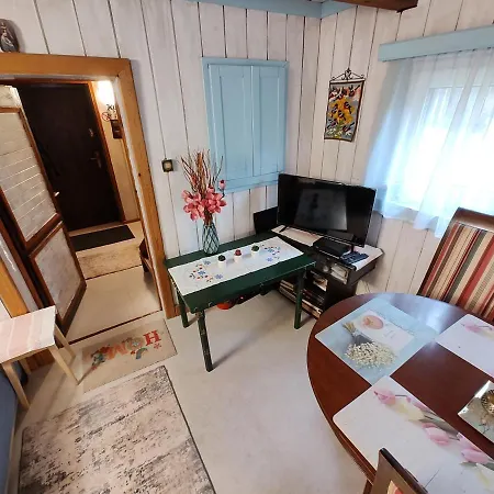 Holiday home Nad Jeziorem W Otulinie Lasu